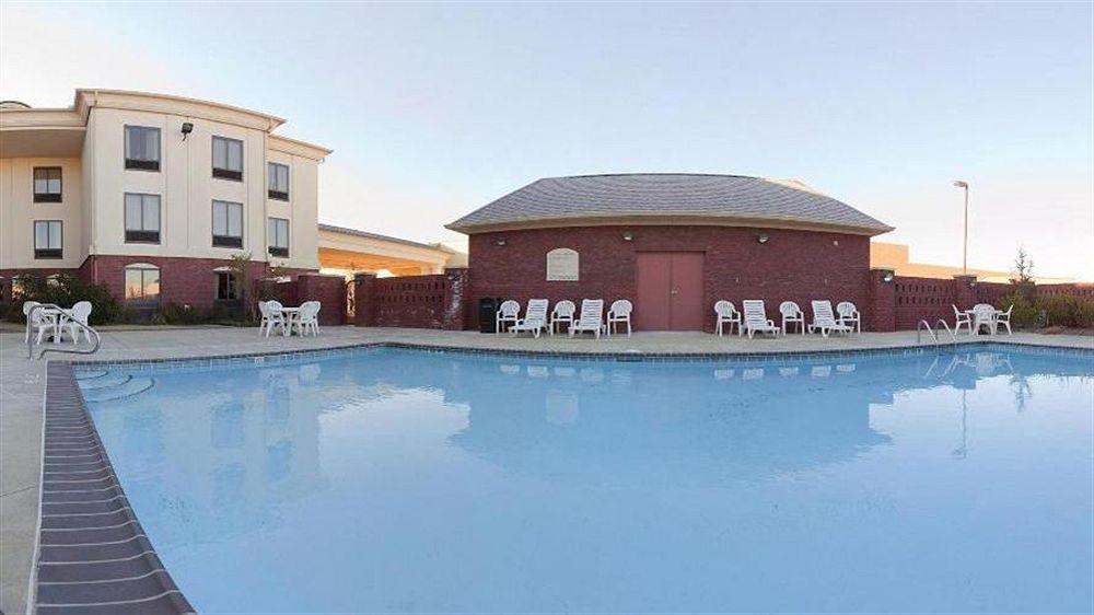 Holiday Inn Express & Suites Pine Bluff/Pines Mall, An Ihg Hotel Esterno foto
